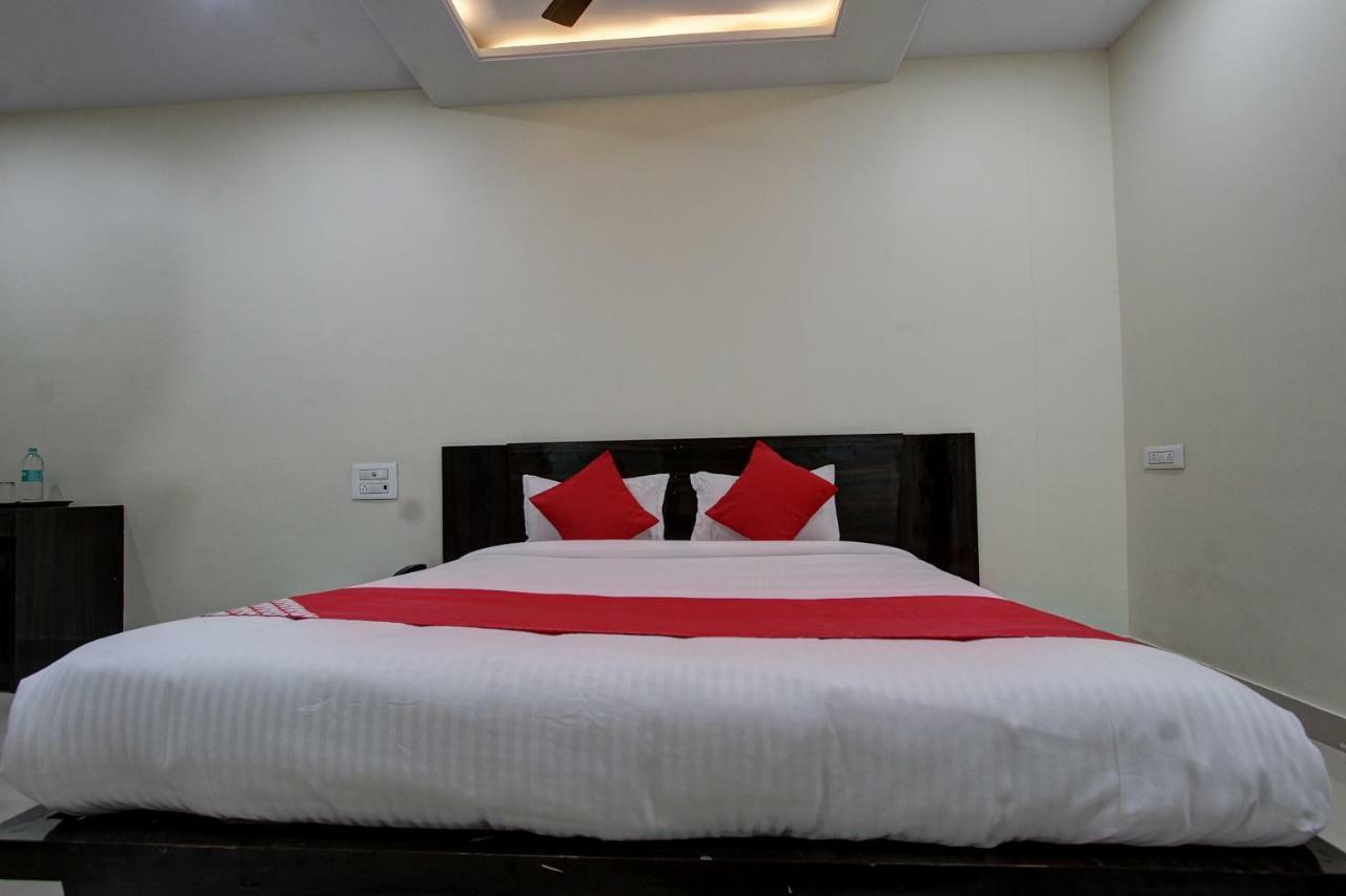 Collection O 38566 Mk Hotel And Lodge Gulbarga Dış mekan fotoğraf