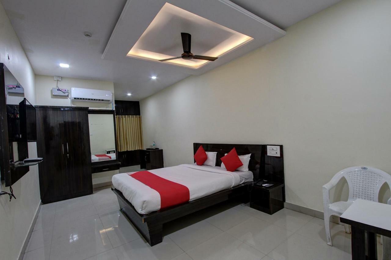 Collection O 38566 Mk Hotel And Lodge Gulbarga Dış mekan fotoğraf